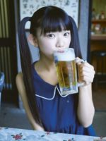 長澤茉里奈 ビールを飲む美少女