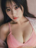 田中美久 ピンクの水着