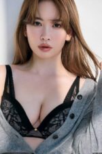 小嶋陽菜 36歳のおっぱい